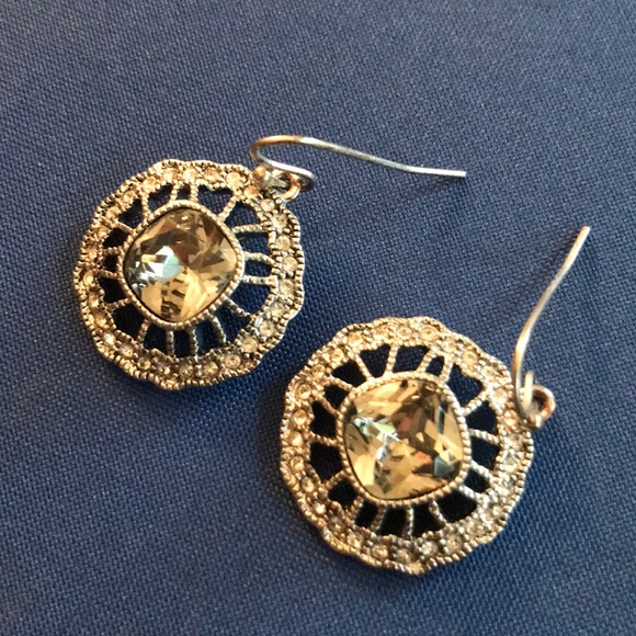 Earrings - Picture 3 of 5